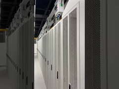 Интеллектуальное решение для микро-центров обработки данных Schneider Electric является инновационным решением, особенно